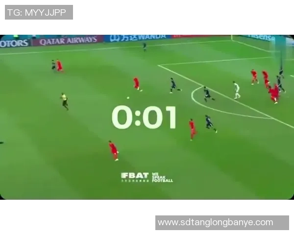 感人至深的足球传奇球星们:从坚韧拼搏到无私奉献的伟大旅程 感人至深的足球传奇球星们:从坚韧拼搏到无私奉献的伟大旅程